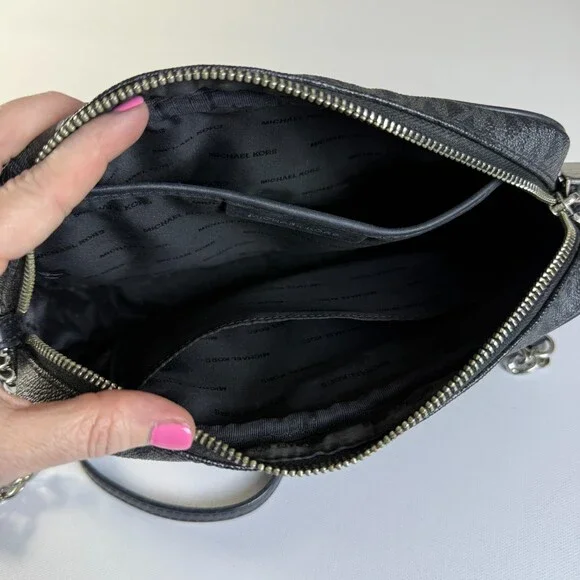 MICHAEL KORS Jet Set East West Crossbody Bag Black MK Signature Top Zip Purse - Picture 13 of 16